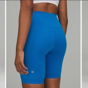 Lululemon Wunder train shorts 8” poolside size 6